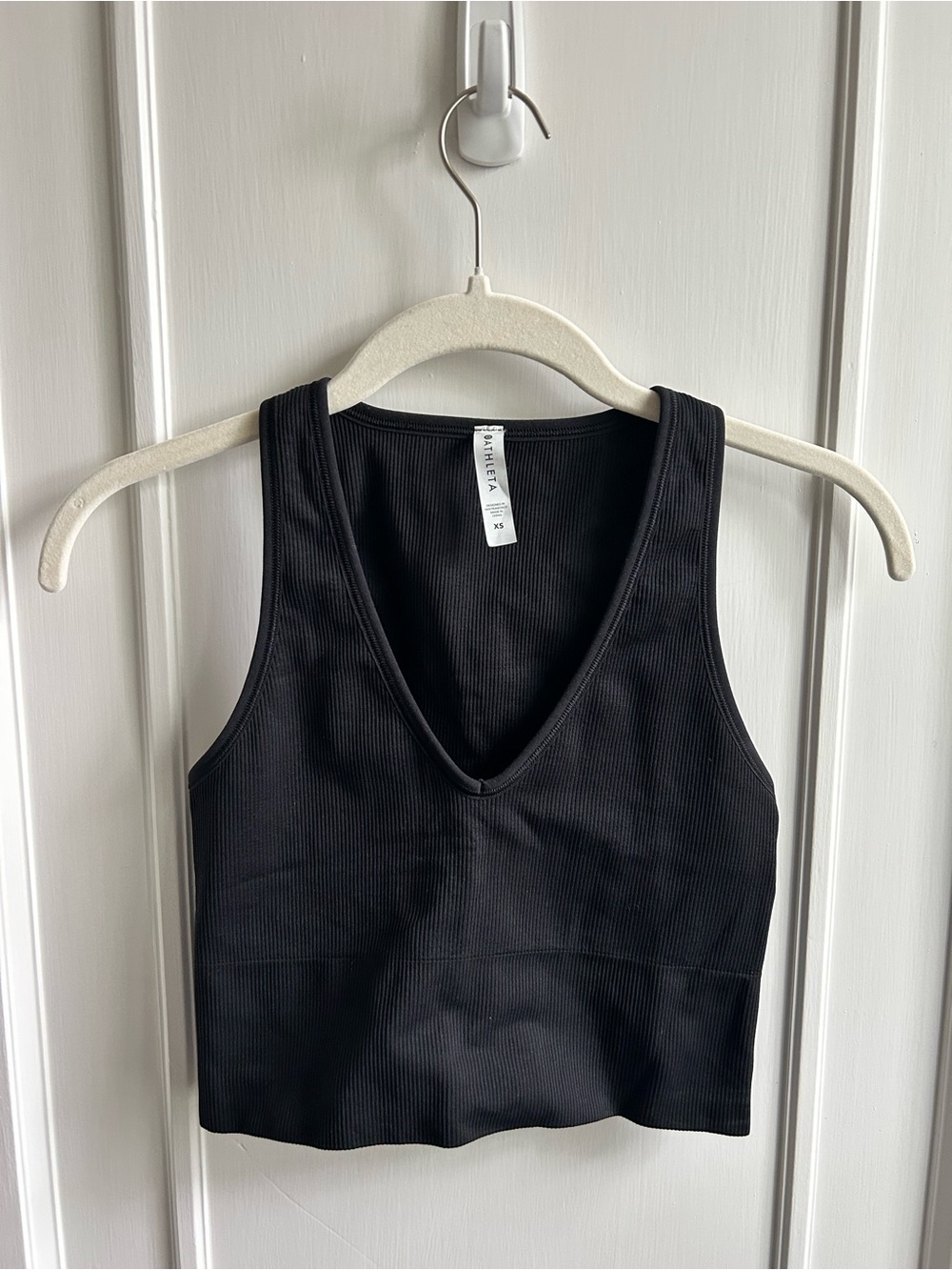Athleta Aurora Seamless V Neck Crop Black